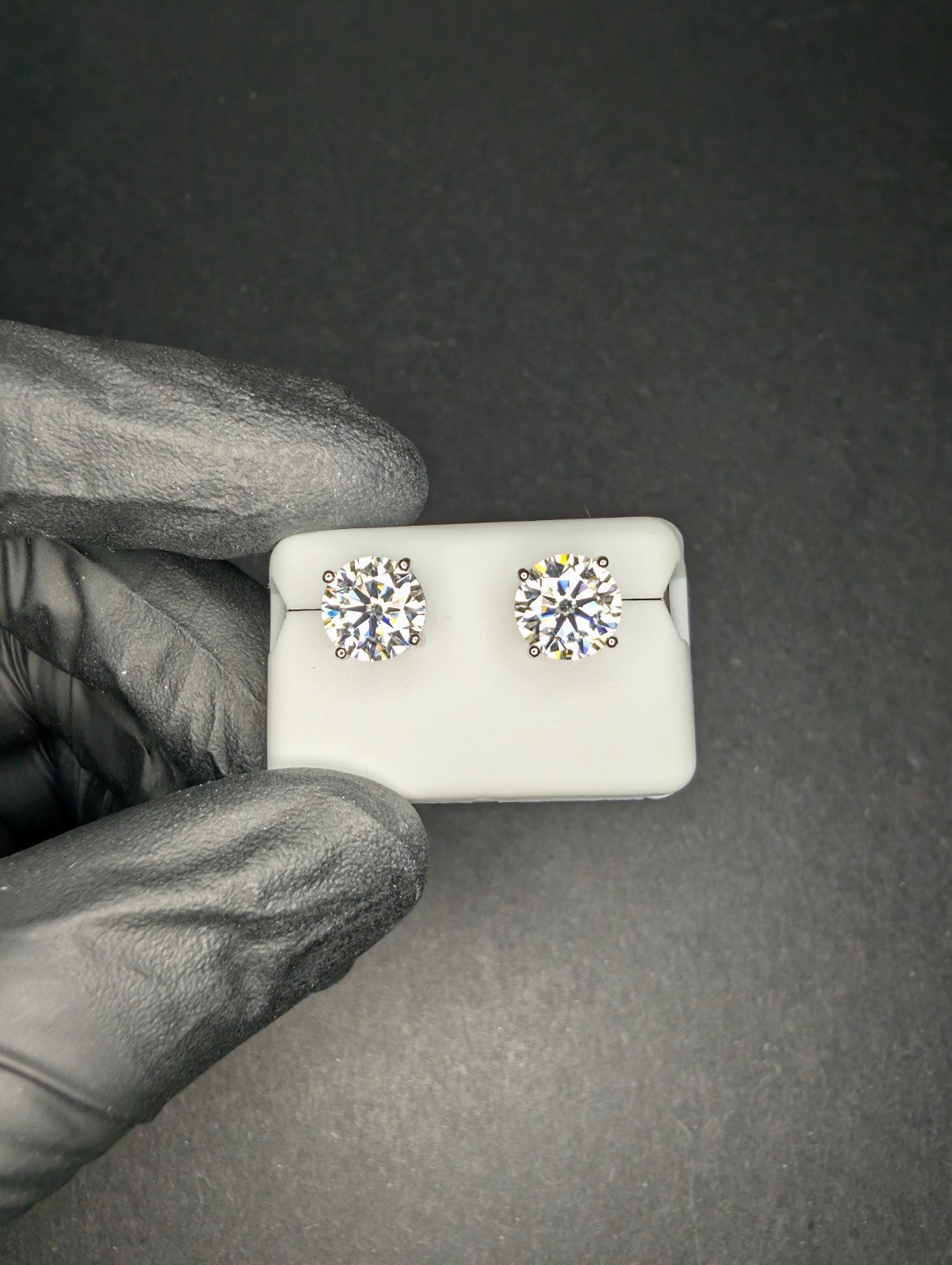 Solid 925 Silver VVS D 8.0mm Moissanite Solitaire Stud Earrings 4CTW