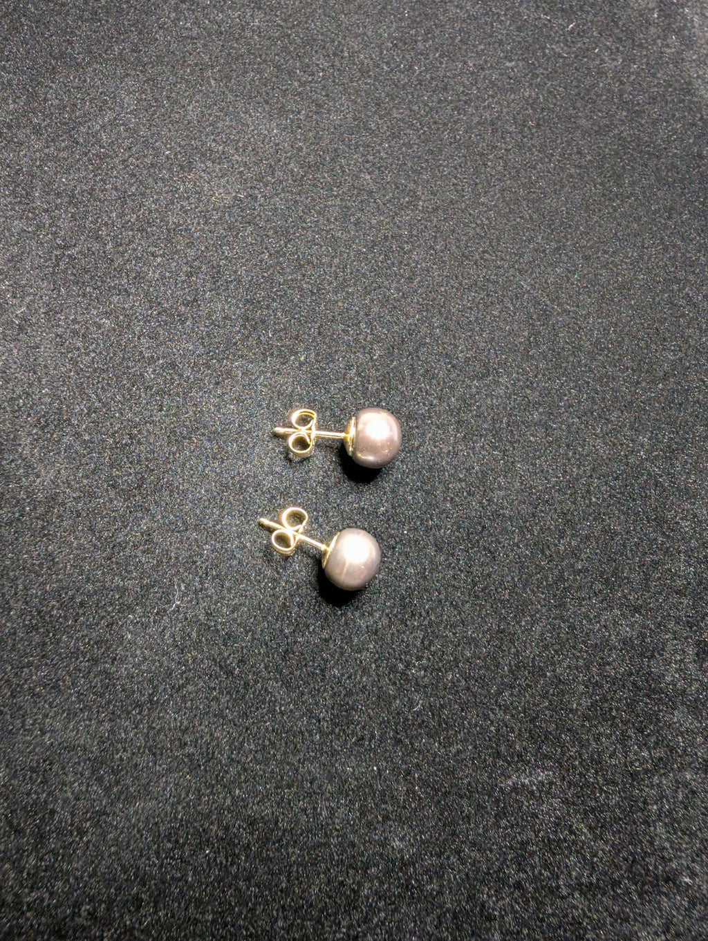 Vintage Solid 14K Gold Round 8.1mm Genuine Tahitian Pearl Stud Earrings
