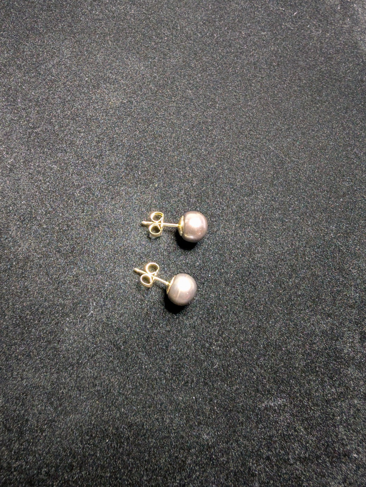 Vintage Solid 14K Gold Round 8.1mm Genuine Tahitian Pearl Stud Earrings
